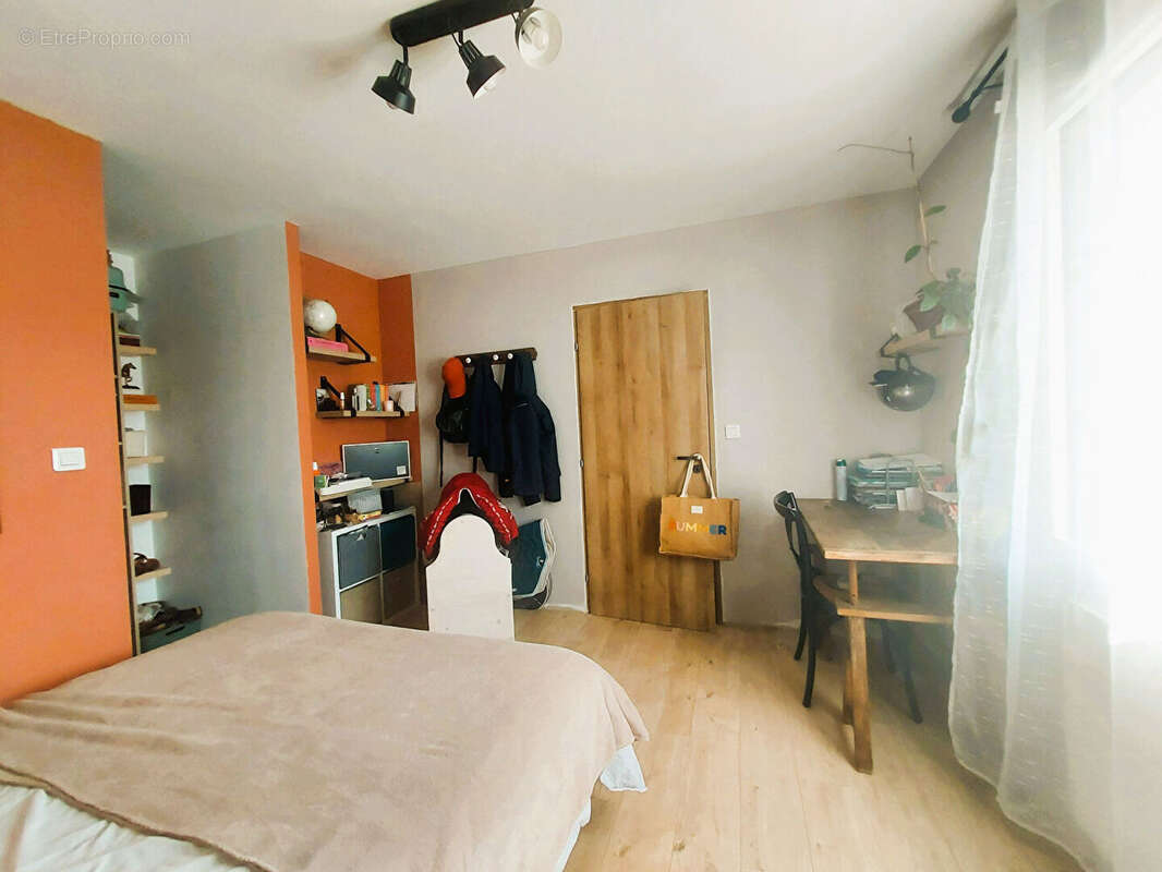 Dolus d'Oléron - Maison rénovée avec hangar de 100 m² et beau potentiel - photo 9