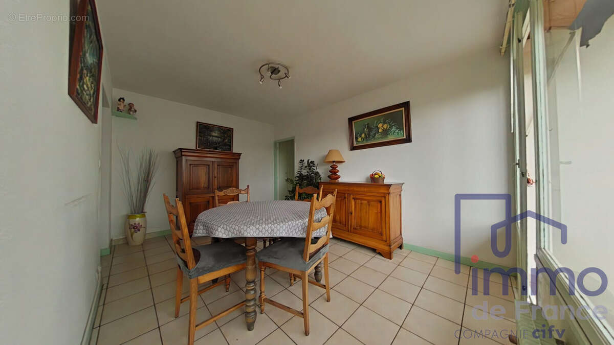 Appartement à SAINT-ETIENNE