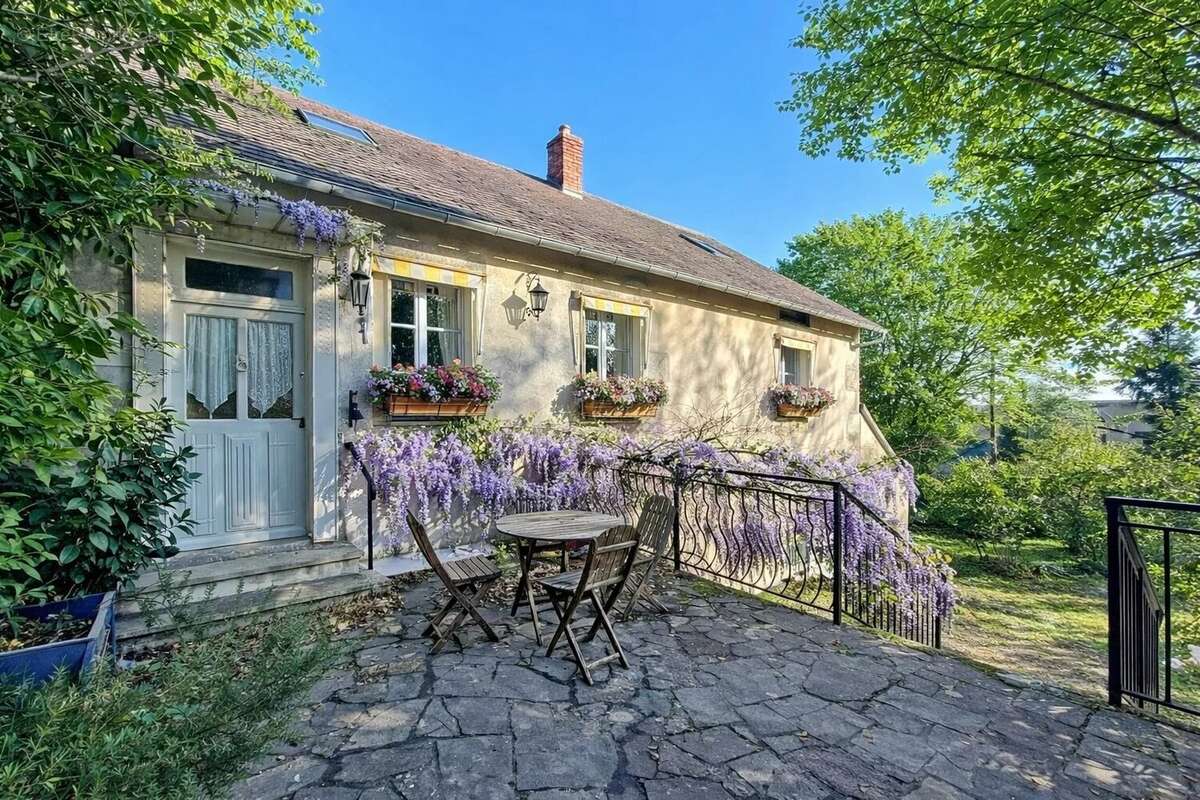 Maison à DUN-LES-PLACES