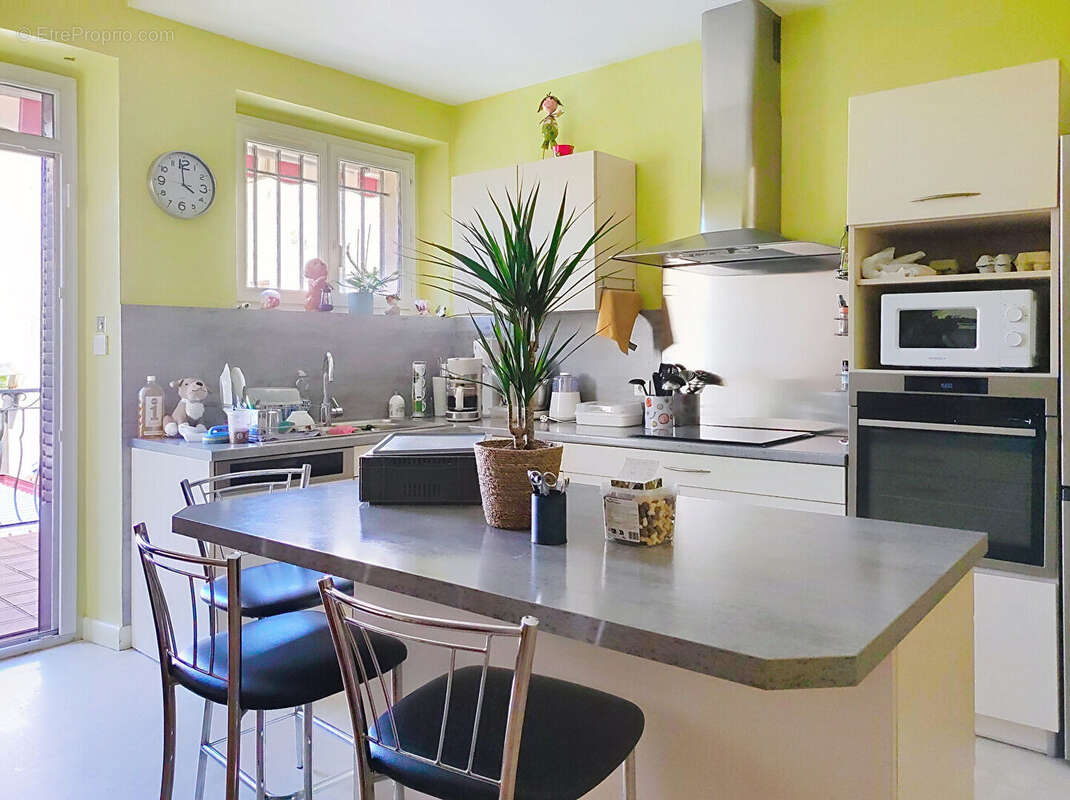 Maison à VIC-LE-COMTE