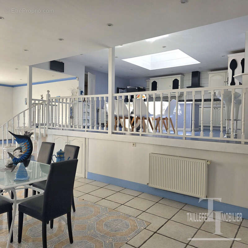 Maison 173 m² à Boulazac  - photo 2