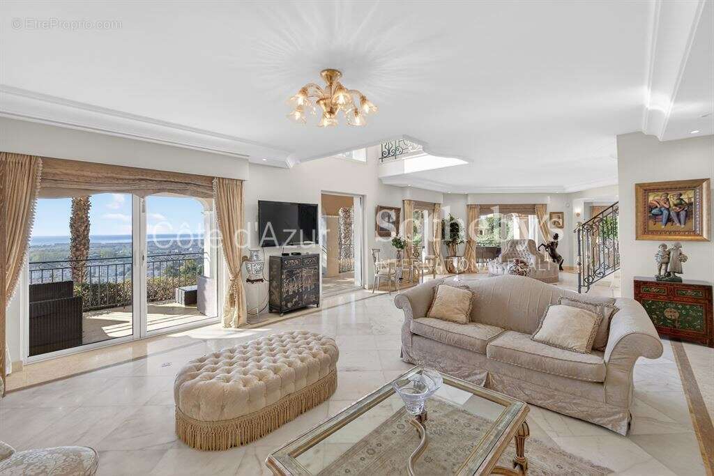 Maison à MANDELIEU-LA-NAPOULE