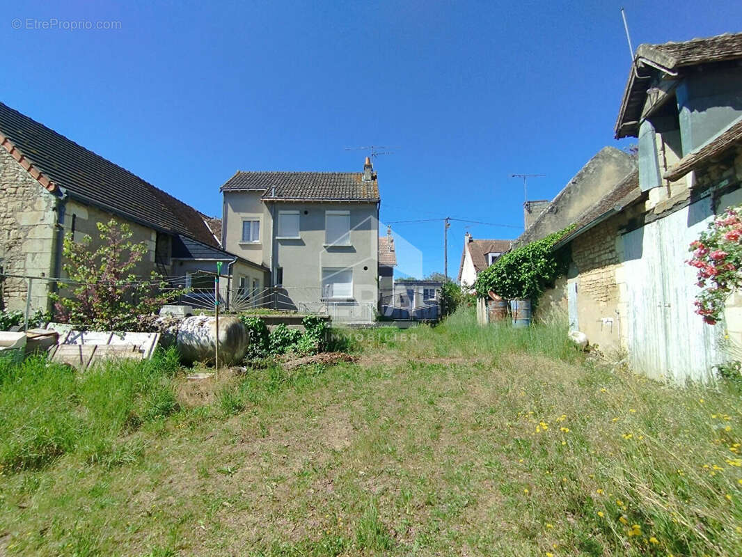 Maison 200 m² à Marcilly-Sur-Vienne  - photo 5