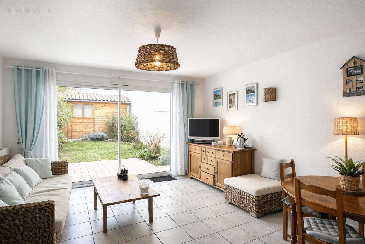Maison à VAUX-SUR-MER