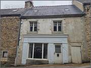 Maison à LA ROCHE-DERRIEN