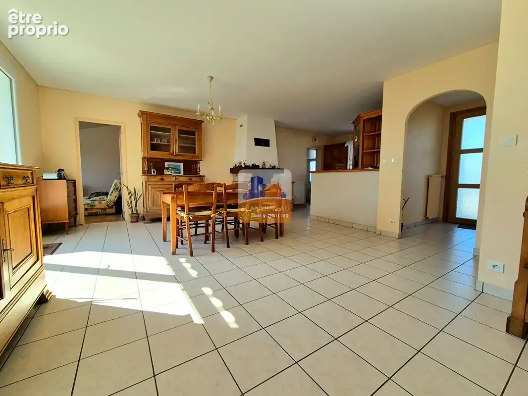 Maison de plain-pied, 160 m², 5 ch + bureau terrain 2038 m²,  hangar 100 m² - photo 3