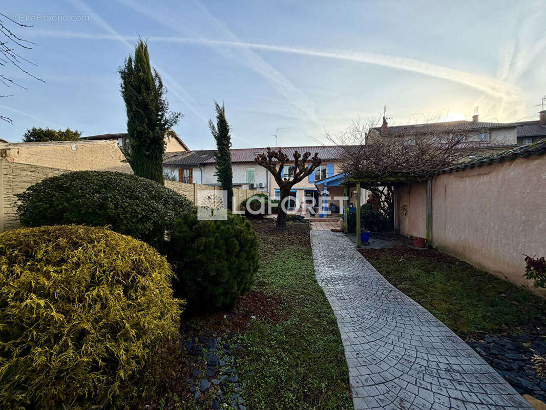 Maison à CHATILLON-SUR-CHALARONNE