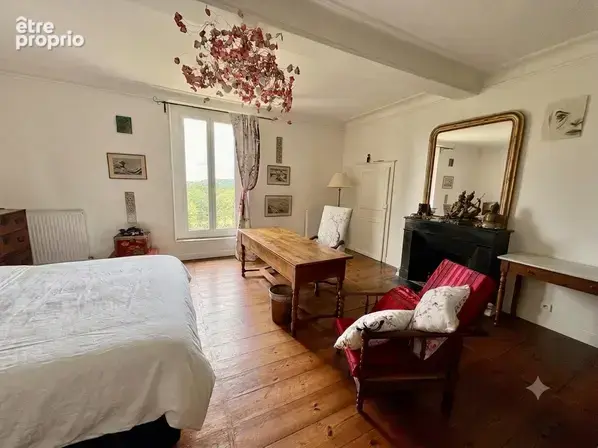Superbe bâtisse du 17e sur 5,6 hect, piscine, dépendances, parc, bois et terres - photo 11