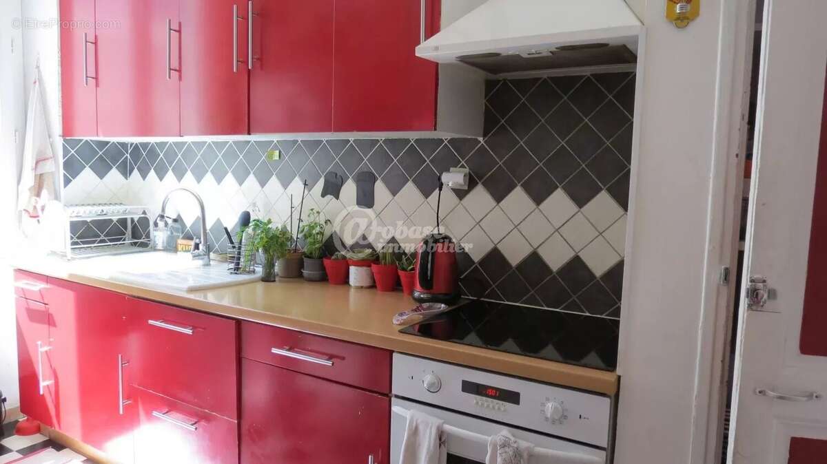 Appartement à MARSEILLE-3E