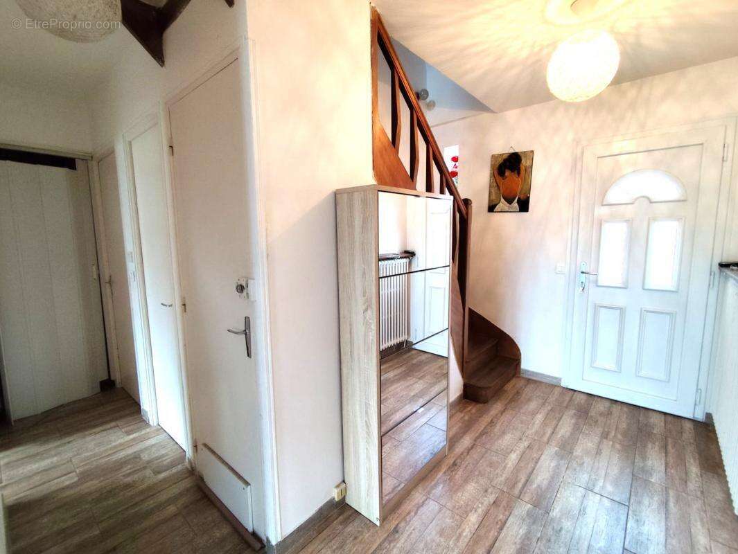 Maison à MAINVILLIERS