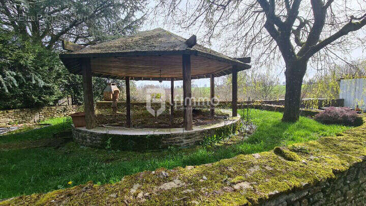 Terrain à SAINT-BOMER-LES-FORGES