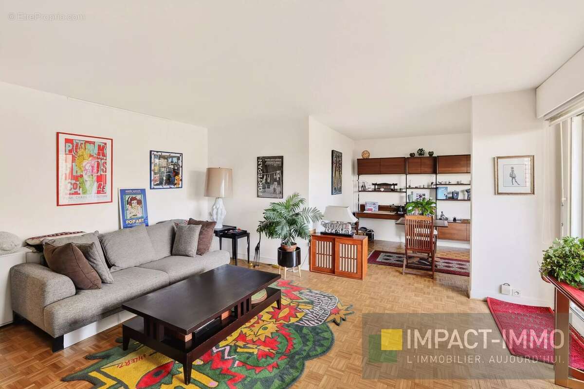 Appartement à COURBEVOIE