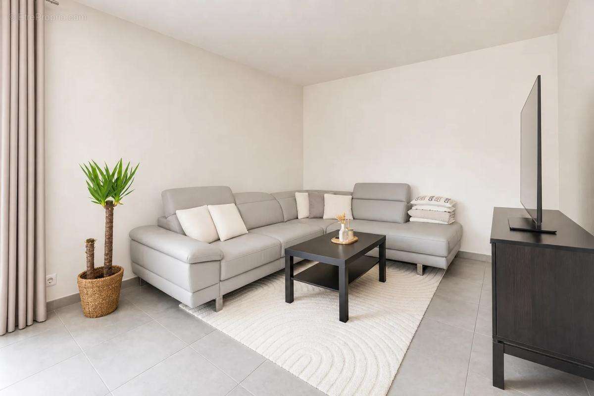 Duplex lumineux de 106 m² loué à Sannois - photo 3