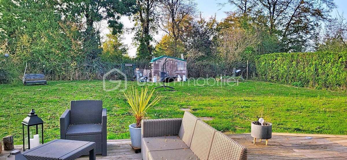 Maison à LE PLESSIER-ROZAINVILLERS