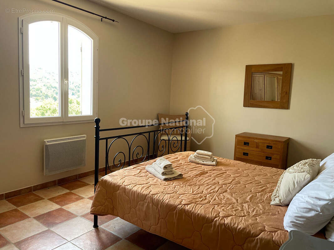 Allemagne En Provence T6 -163 m2 piscine garages 2159m² de terrain - photo 16