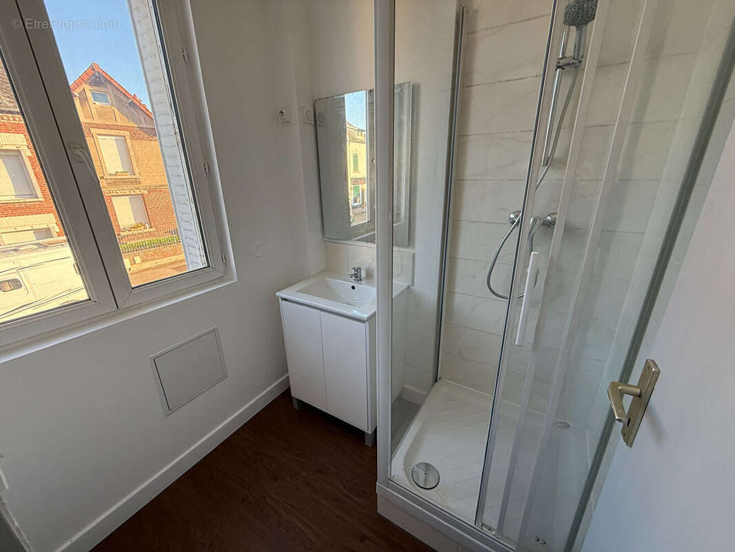 Appartement à LA FERE