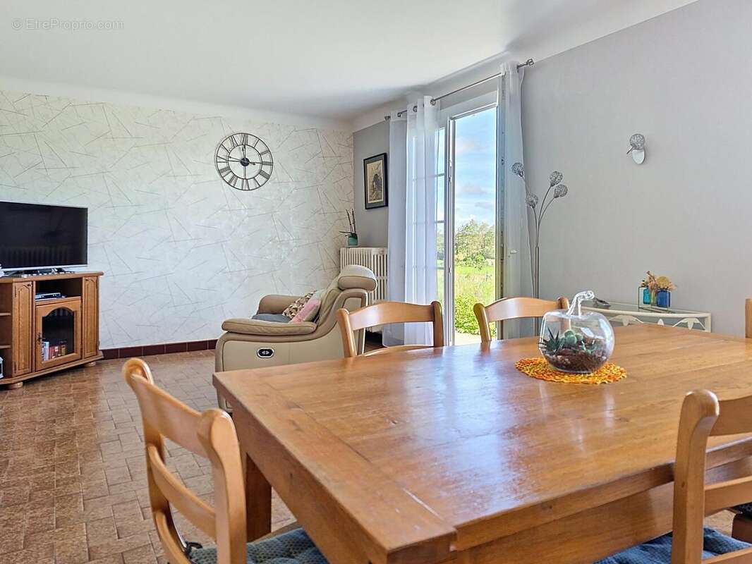 Maison 121 m² à Guesnes  - photo 3