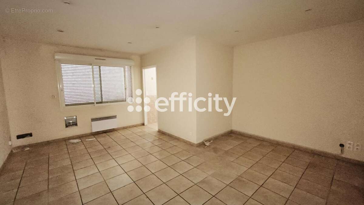 Maison à NISSAN-LEZ-ENSERUNE