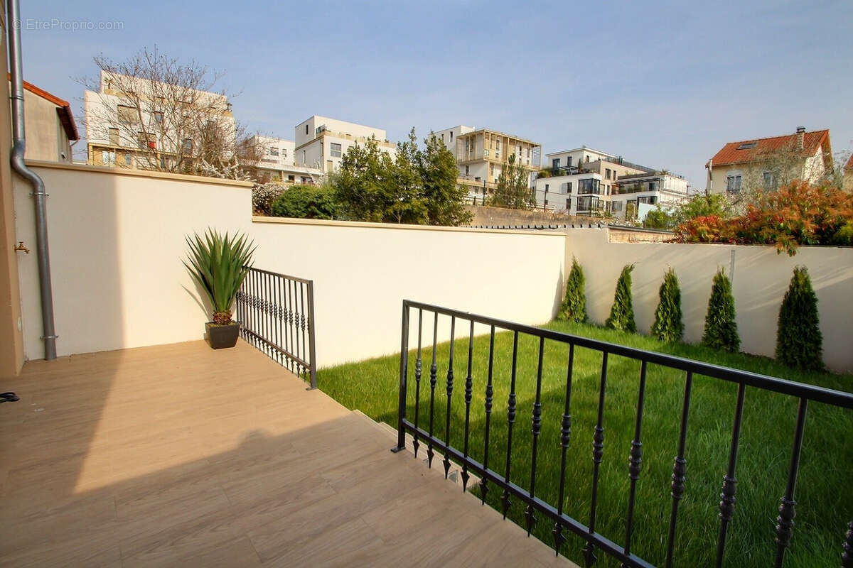 Maison à NANTERRE