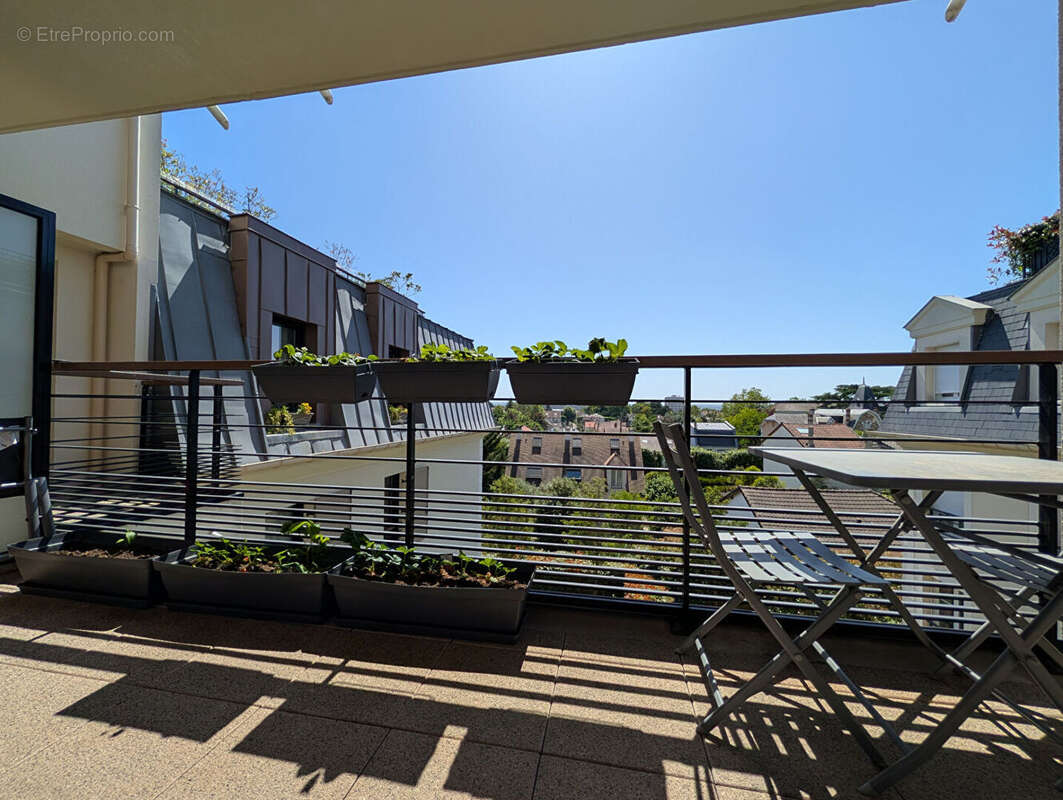 Appartement à SARTROUVILLE