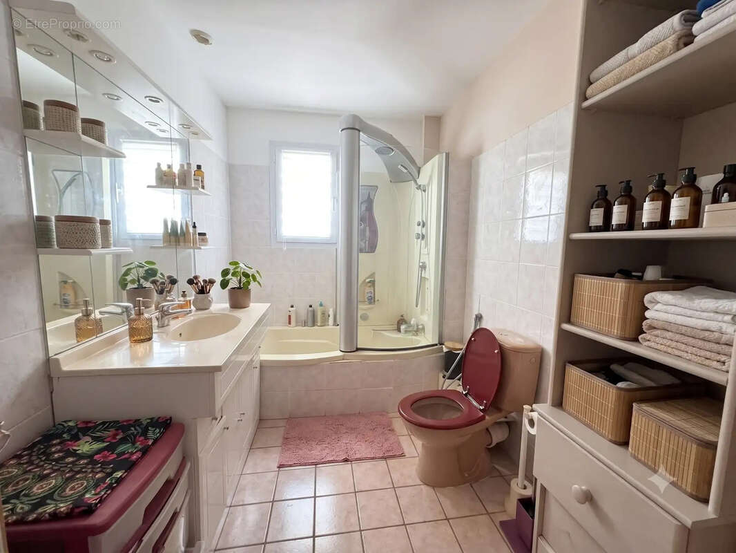 Pertuis, maison 7 pièces de 160 m2 avec piscine - photo 8