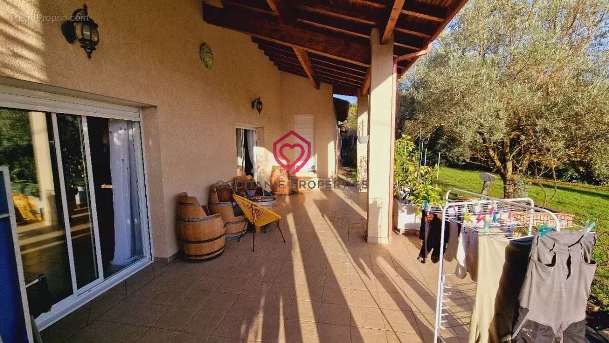 Maison à MERCENAC