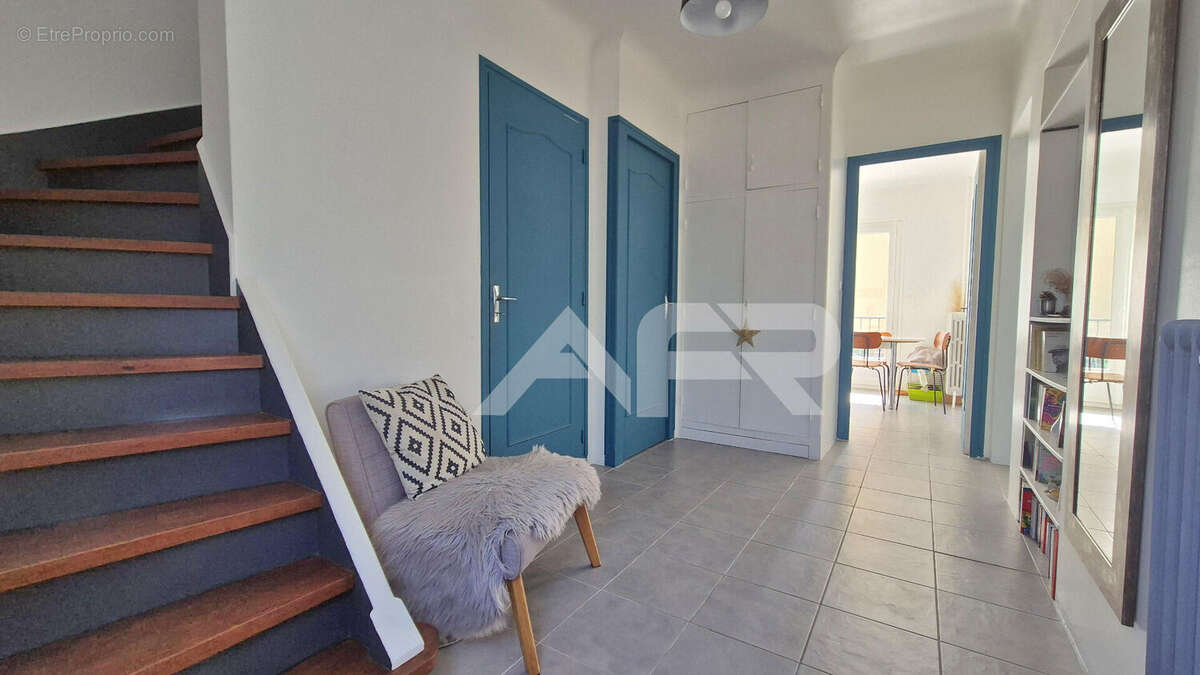 Maison indépendante avec jardin, dépendance CHATOU - photo 3