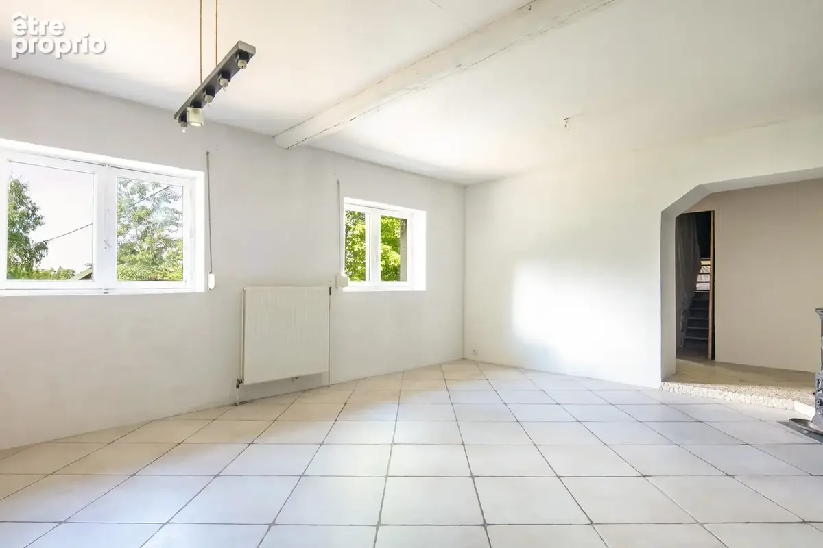 Maison individuelle de plain-pied type t5 avec garage, caves, combles aménageables et plus de 8 200 m2 de terr - photo 7
