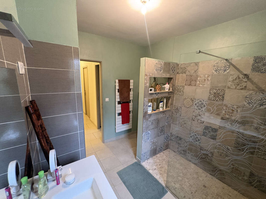 Maison à MONTAIGU-DE-QUERCY