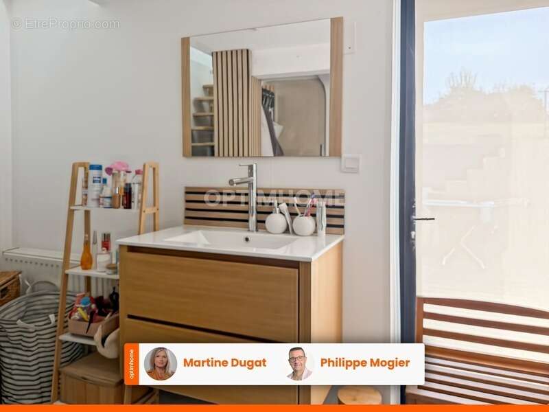 Maison à CREUZIER-LE-NEUF