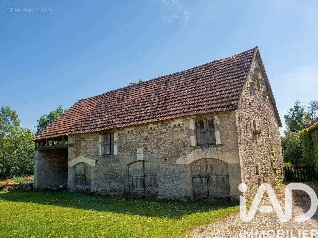 Maison 270 m² à Cavagnac  - photo 6