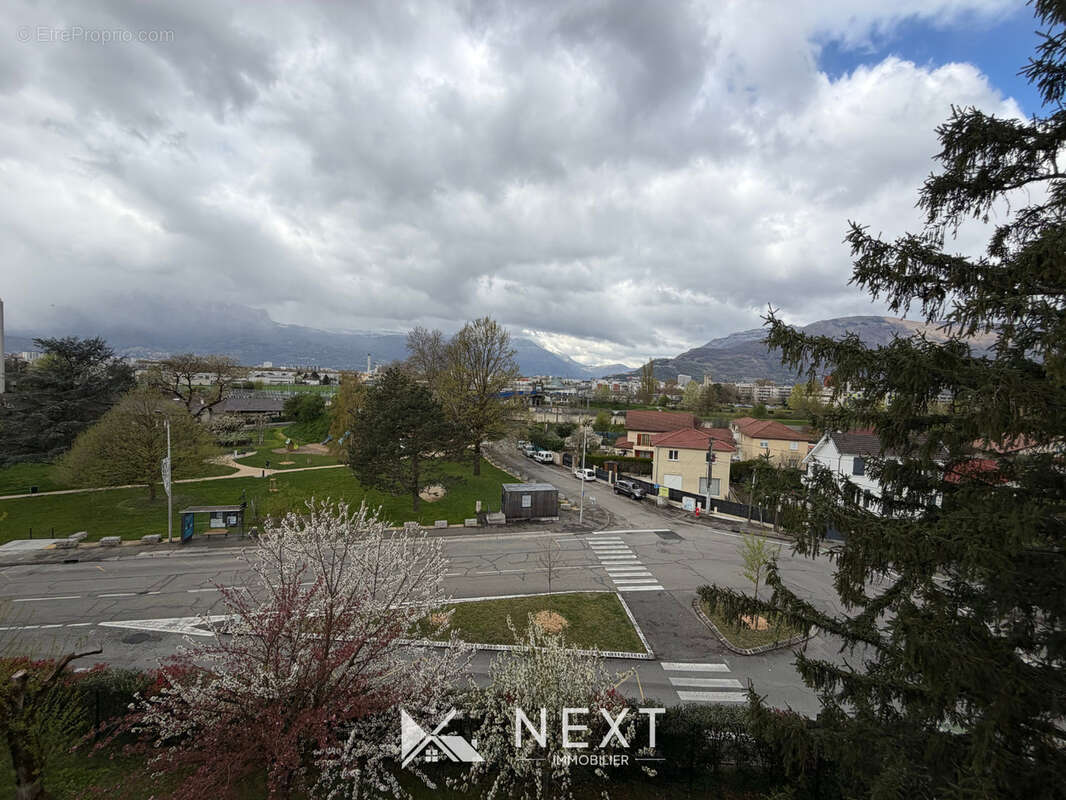 Appartement à SAINT-MARTIN-D'HERES