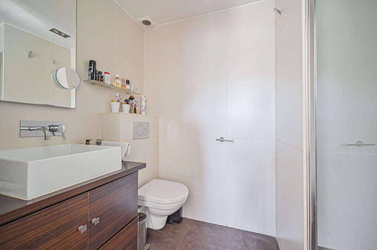 Appartement à CHARENTON-LE-PONT