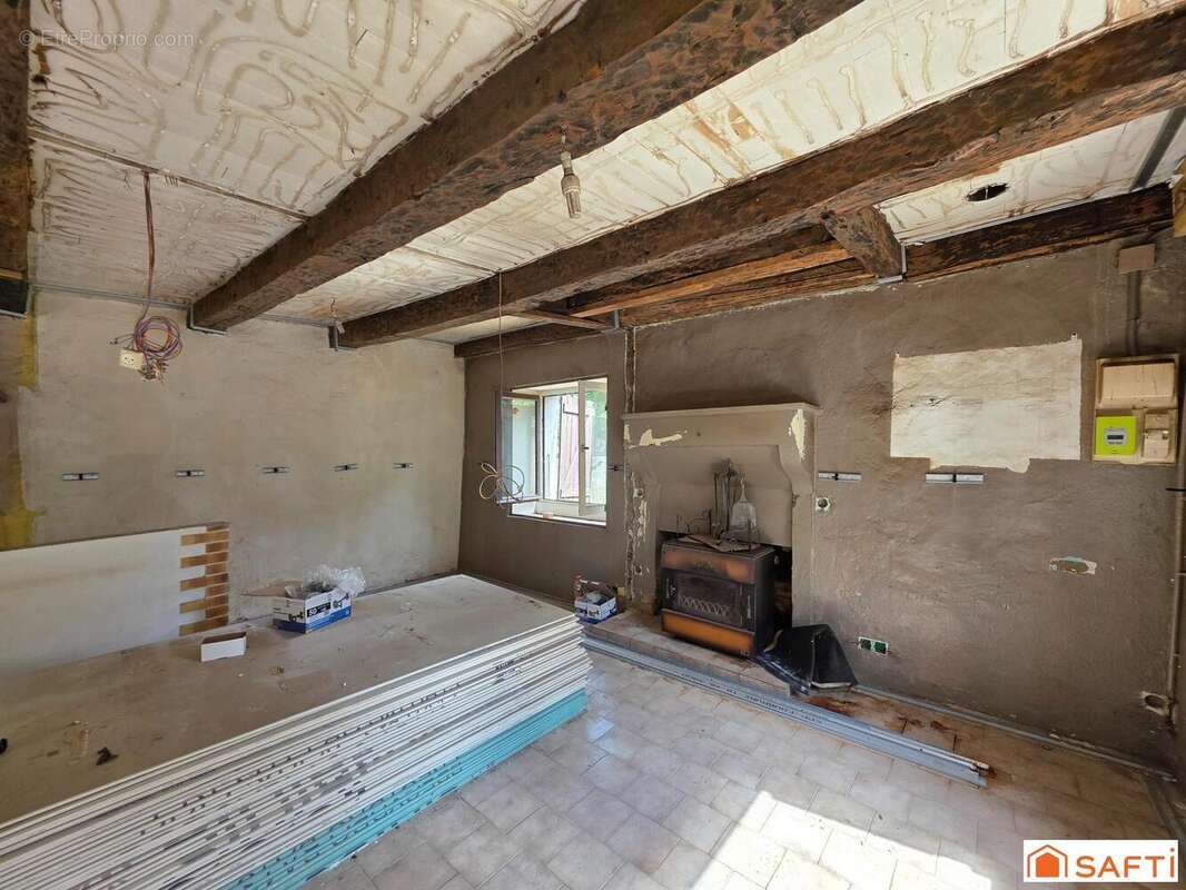Photo 4 - Maison à LUSIGNAN