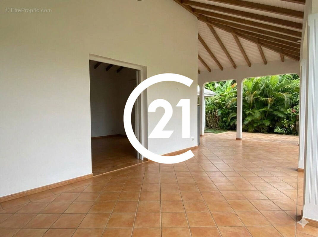 Maison à LES TROIS-ILETS