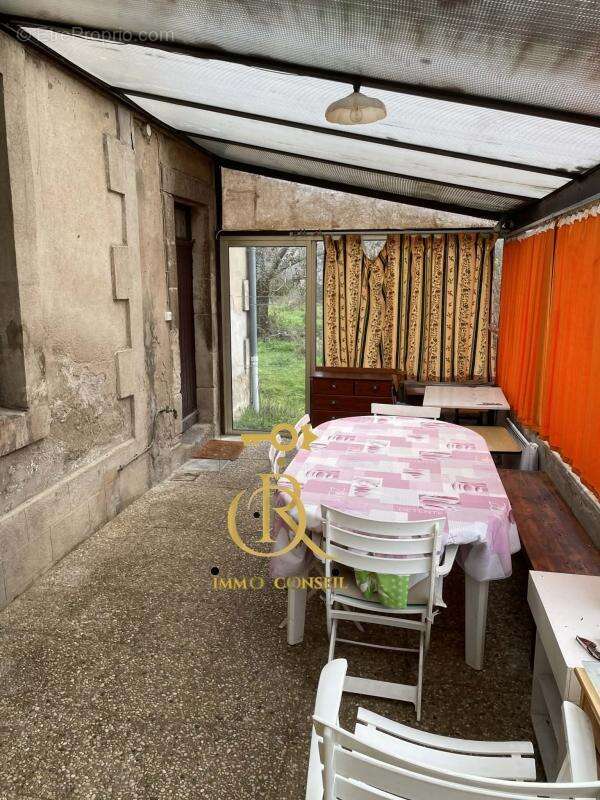 Maison à DURDAT-LAREQUILLE