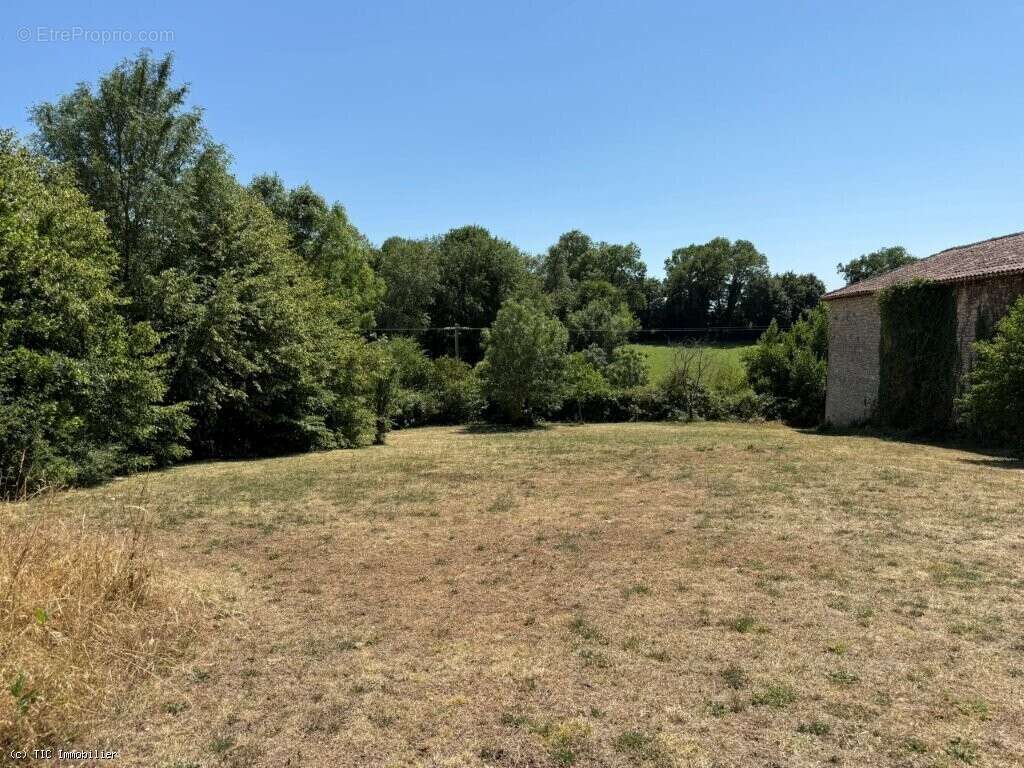 Maison à RUFFEC