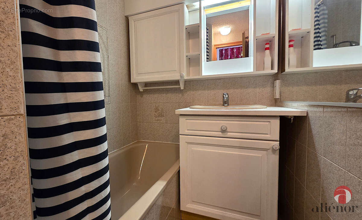 Appartement à MORILLON