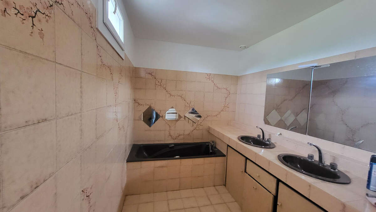 Maison à SAINT-CHRISTOL-LES-ALES