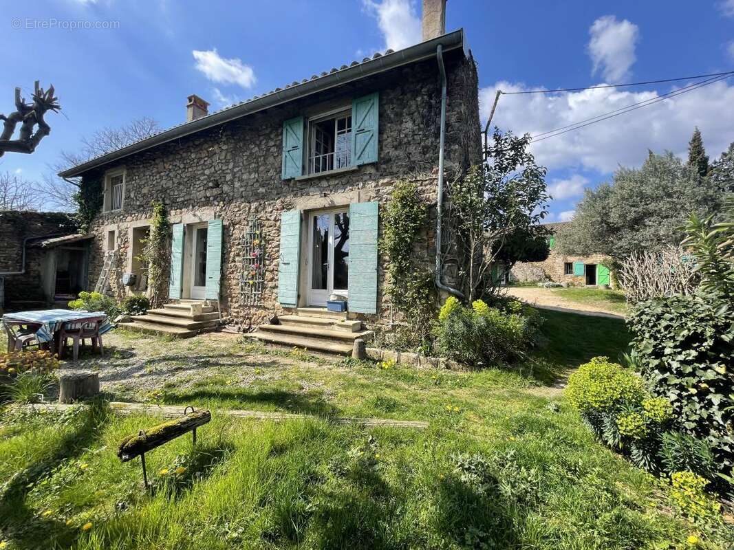 Maison à CHARMES-SUR-RHONE