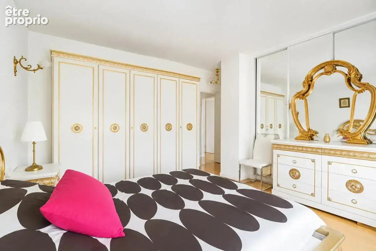 Appartement de 6 pièces de 141 m² à Aubervilliers - photo 6