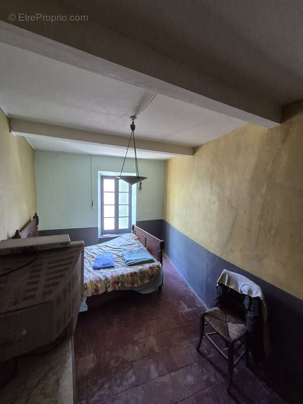A 10 mns de lagrasse, caunettes en val, maison de village sur 2 niveaux avec grande remise - photo 9