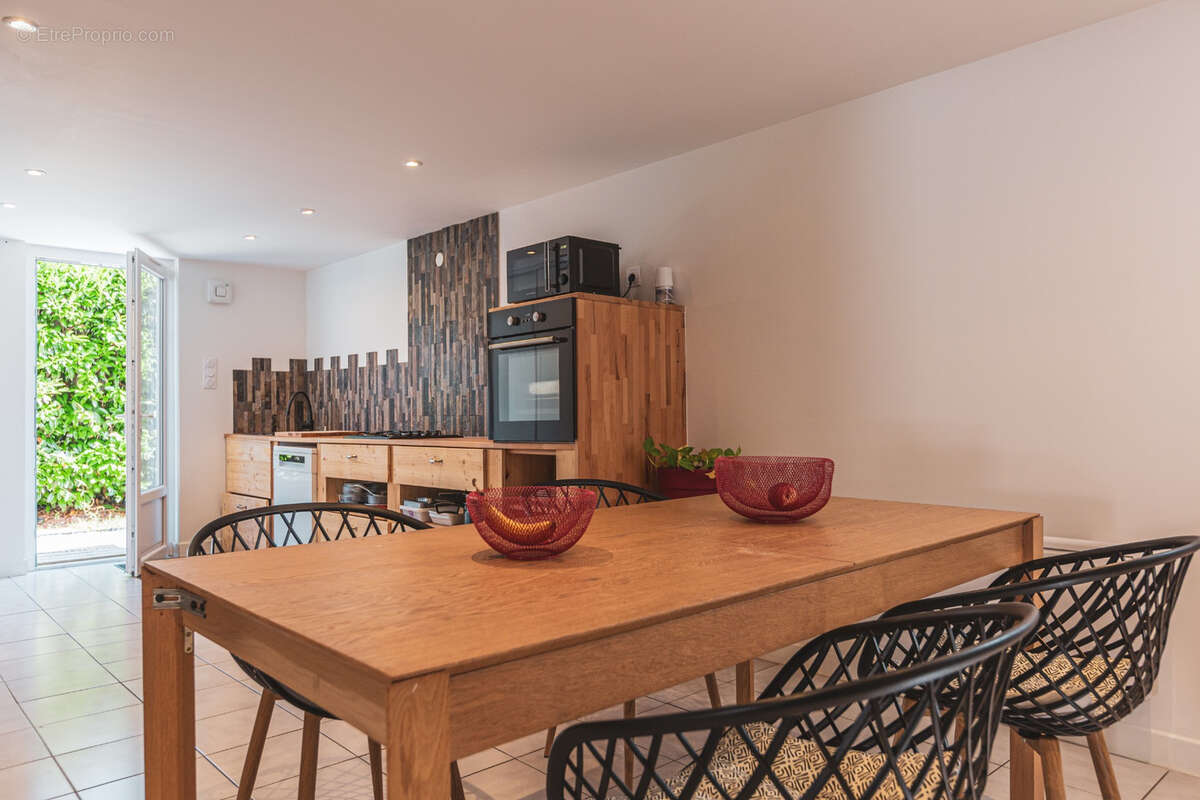 Appartement à ANGRESSE