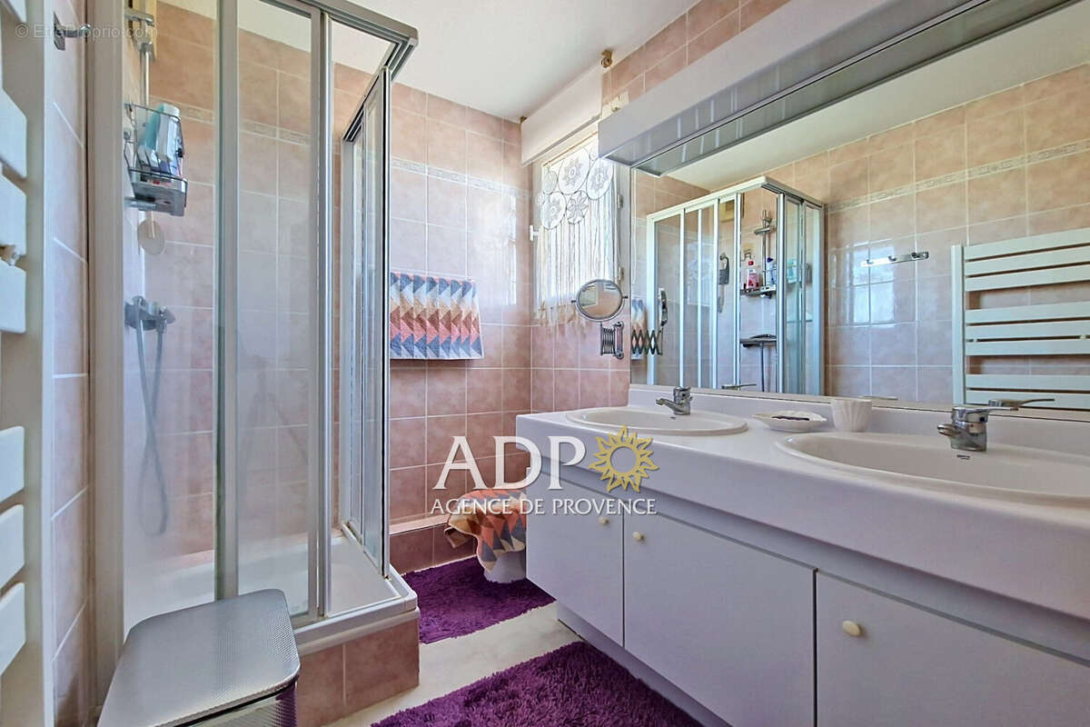 Appartement à MANDELIEU-LA-NAPOULE