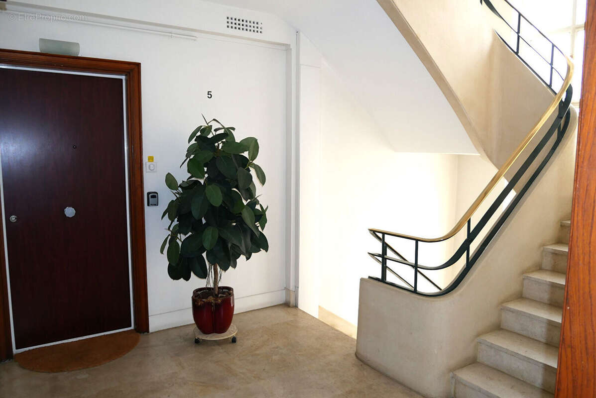 16è 3p en étage élevé avec 2 chambres + Cave - photo 11