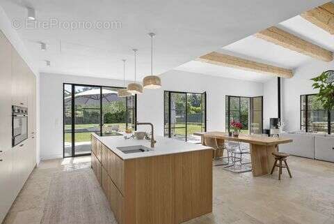 Maison 200 m² à Valbonne  - photo 3