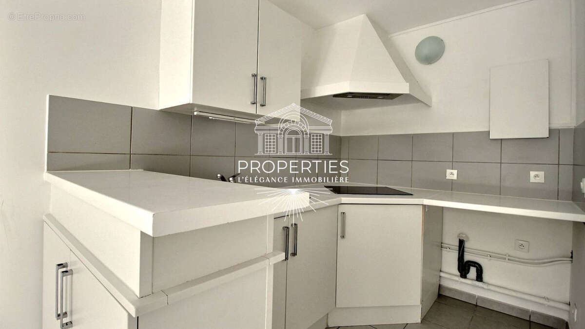 Appartement à BORMES-LES-MIMOSAS