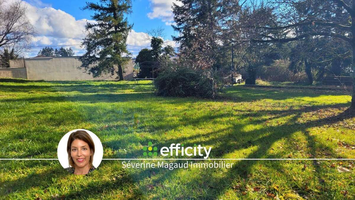 Terrain à PONTCHARRA-SUR-TURDINE