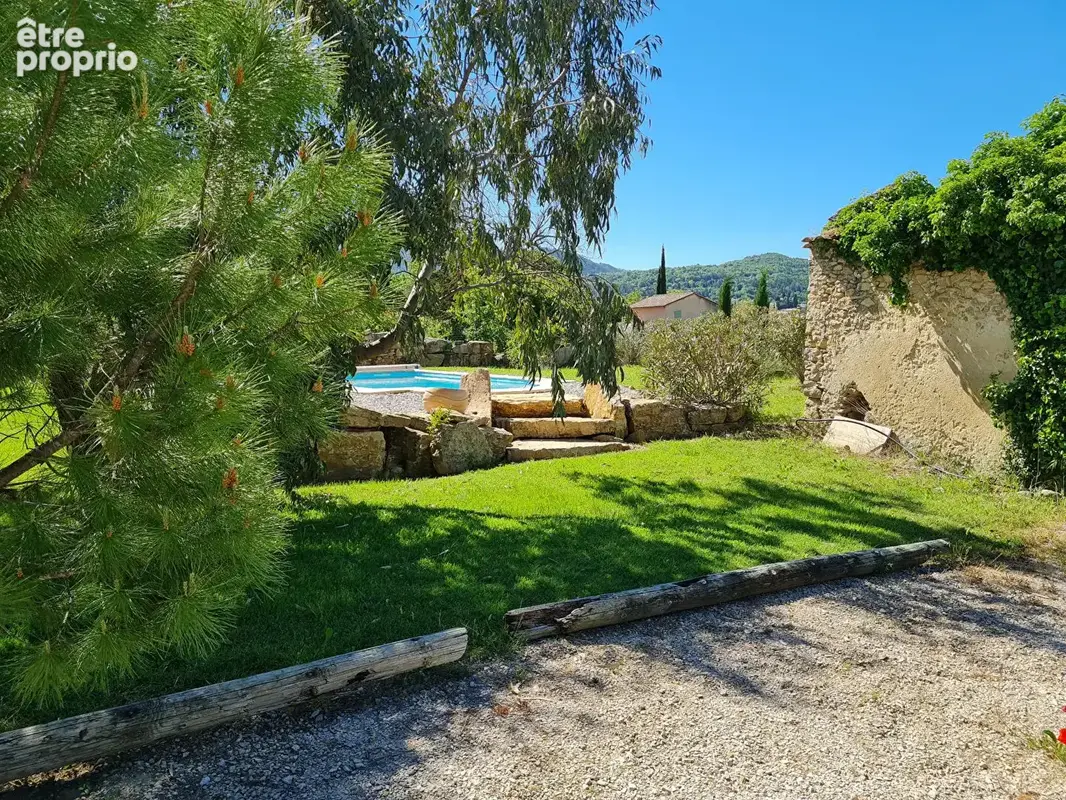 Belle maison provençale avec piscine sur 2100 M²  de terrain - photo 3