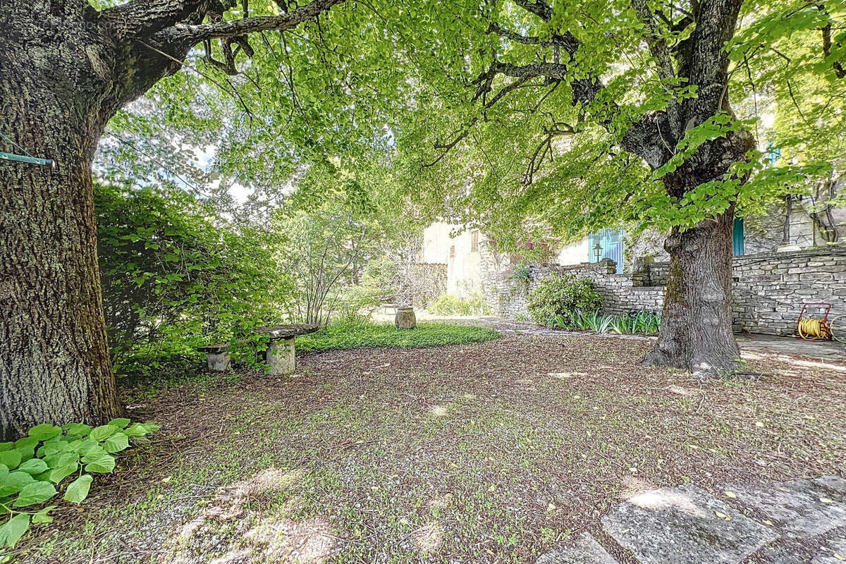 Maison à SAIGNON